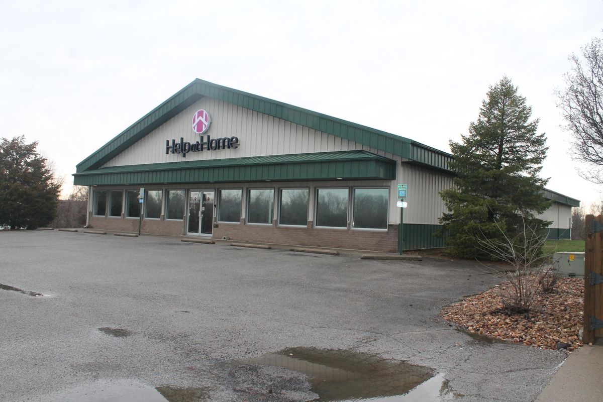 1350 Mall Drive, Carbondale, IL 62901