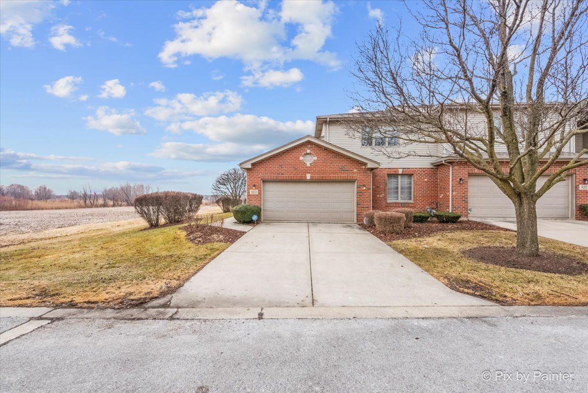 9213 Kylemore Court — Tinley Park, IL 60487