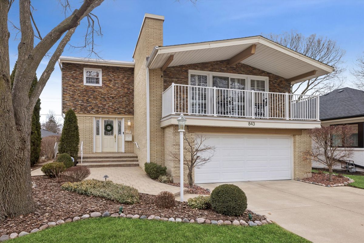 843 Brainard Avenue, La Grange, IL 60525