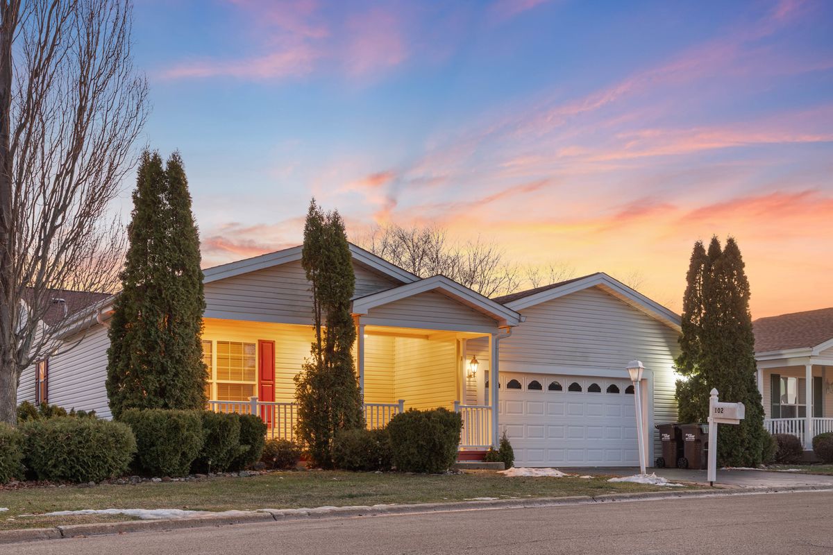 102 Hitching Post Lane, Grayslake, IL 60030