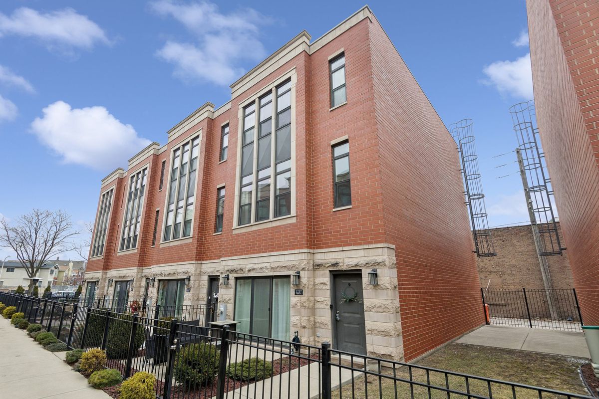 2237 Coulter Street, Chicago, IL 60608