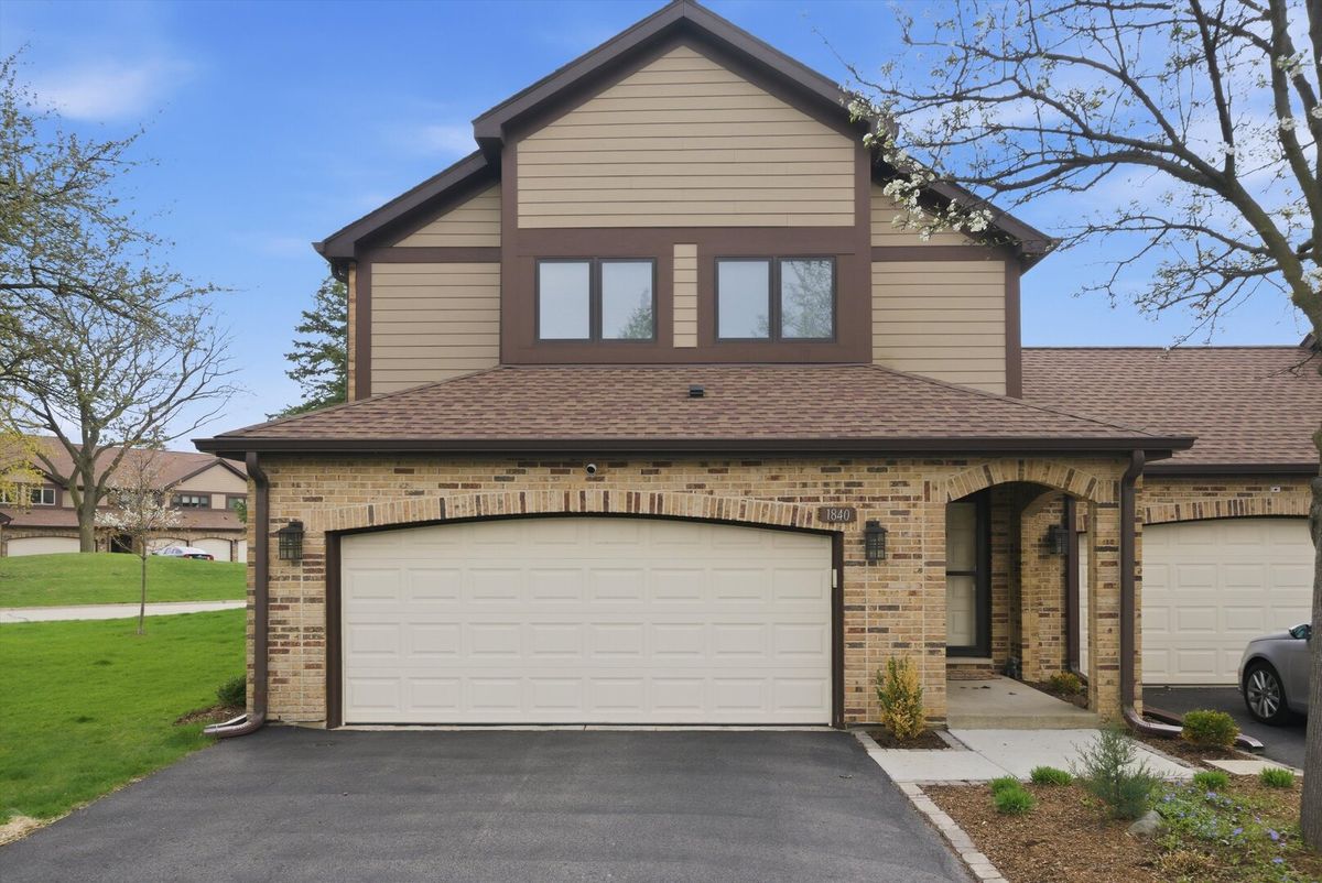 1840 Golf View Drive, Bartlett, IL 60103
