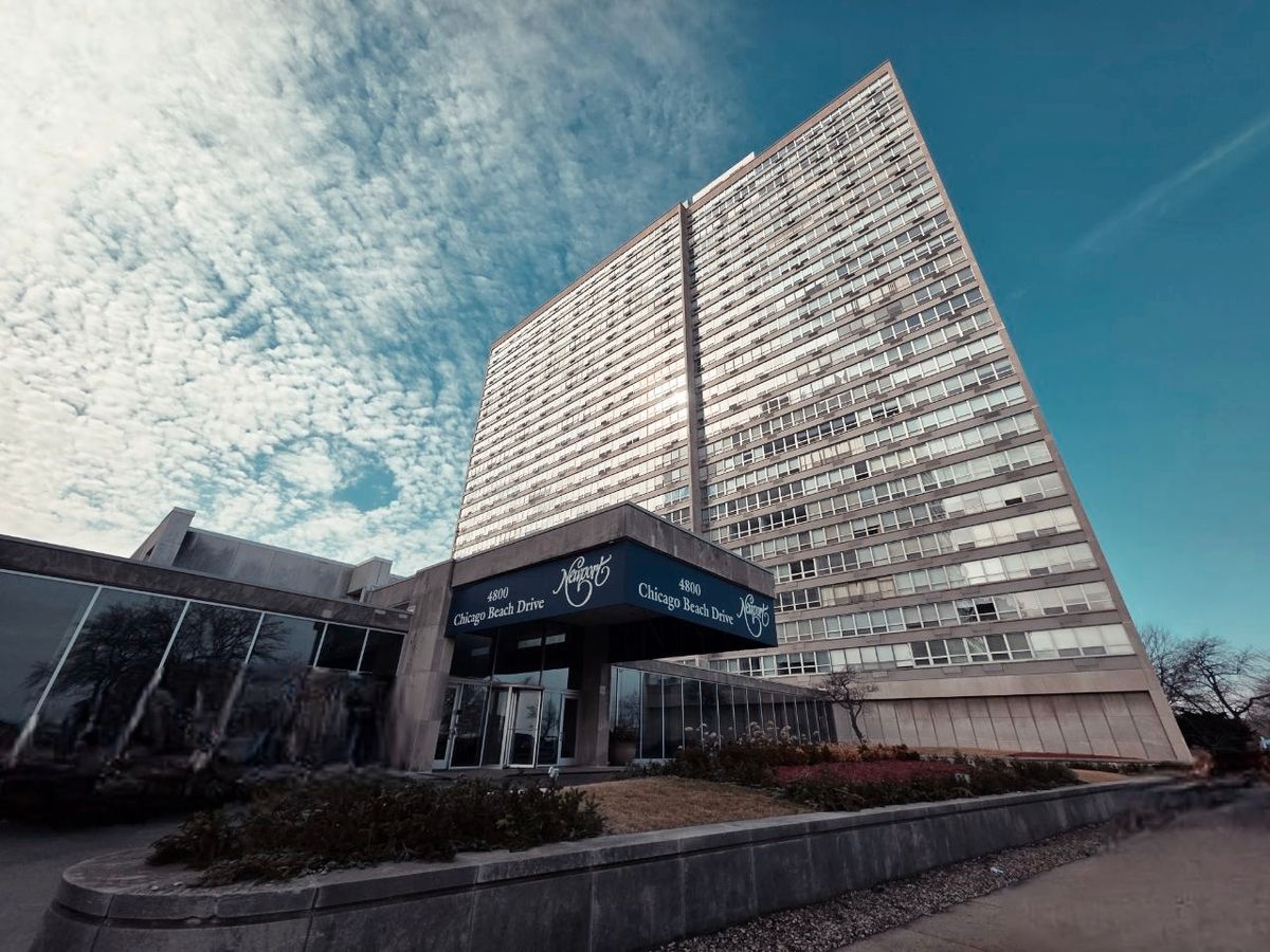 4800 Chicago Beach Drive, Chicago, IL 60615