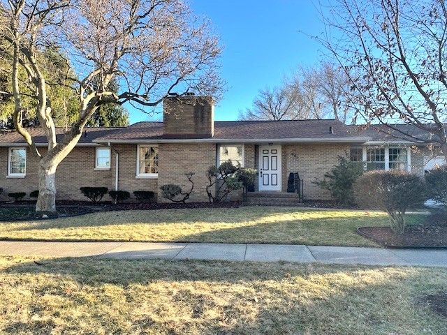 901 W Healey Street — Champaign, IL 61821