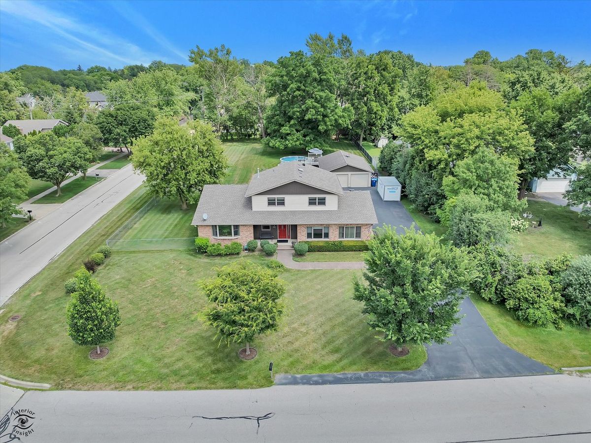 5701 Walnut Avenue, Downers Grove, IL 60516