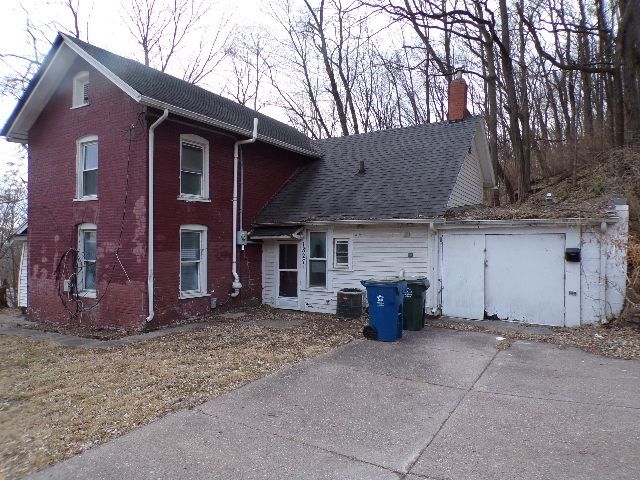 1827 Hershey Avenue — Muscatine, IA 52761