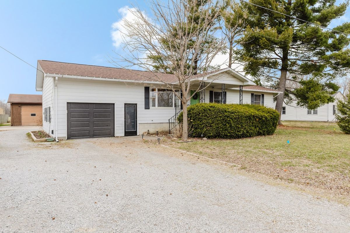 657 US Route 51, Duquoin, IL 62832