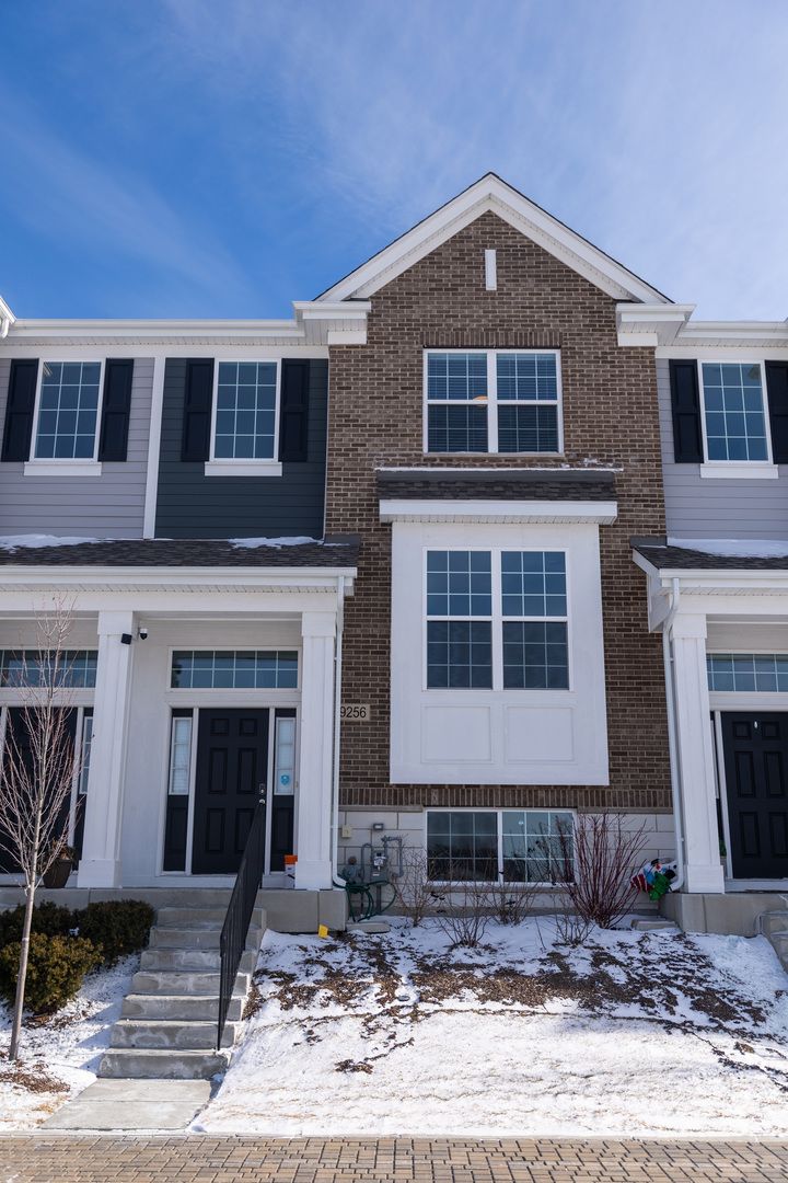 9256 Harlowe Lane — Orland Park, IL 60462