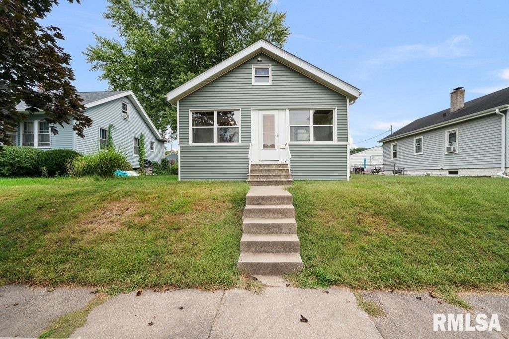 2519 29 1/2 Street — Rock Island, IL 61201