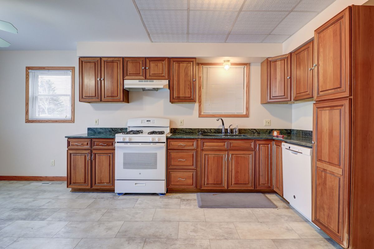 105 S Bluff Street, Albany, IL 61230