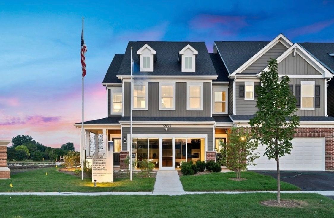 2256 Horseshoe Circle #9104 — Naperville, IL 60564