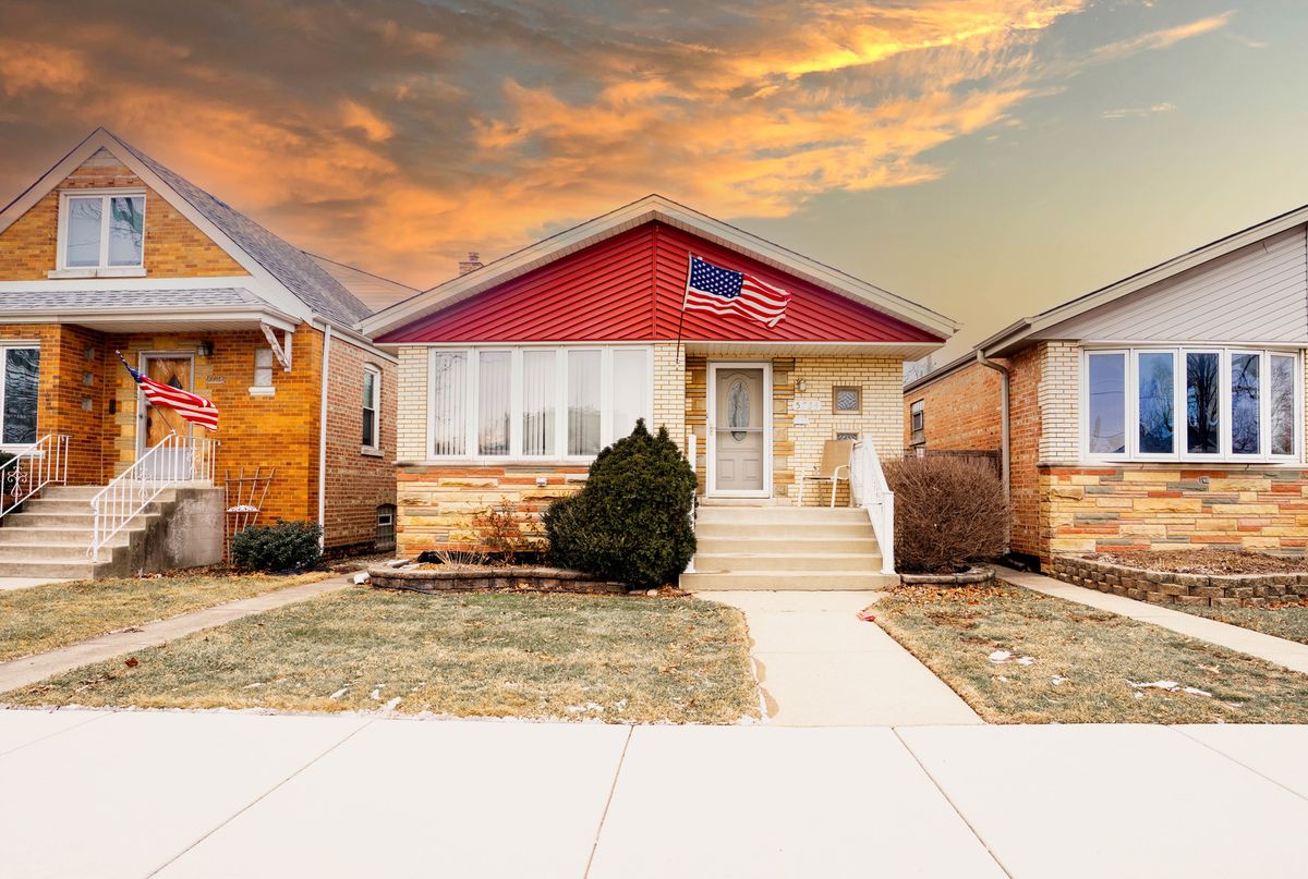 5734 Melvina Avenue, Chicago, IL 60638
