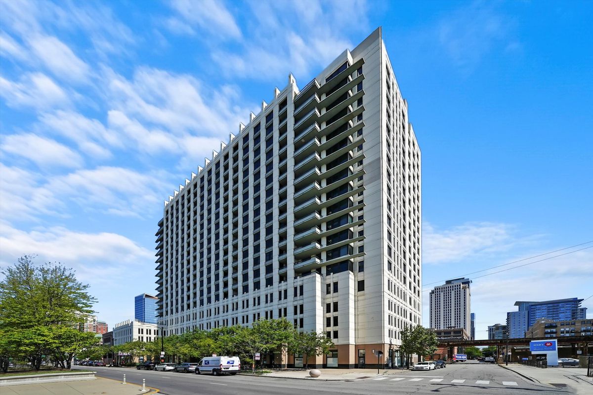 1255 STATE Street, Chicago, IL 60605