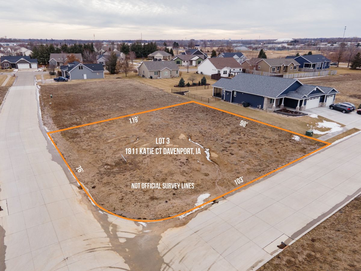 1811 Katie Court, Davenport, IA 52807