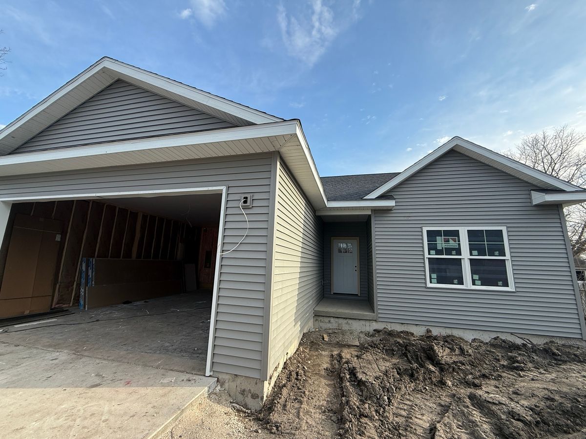 403 larmon Street, Tolono, IL 61880