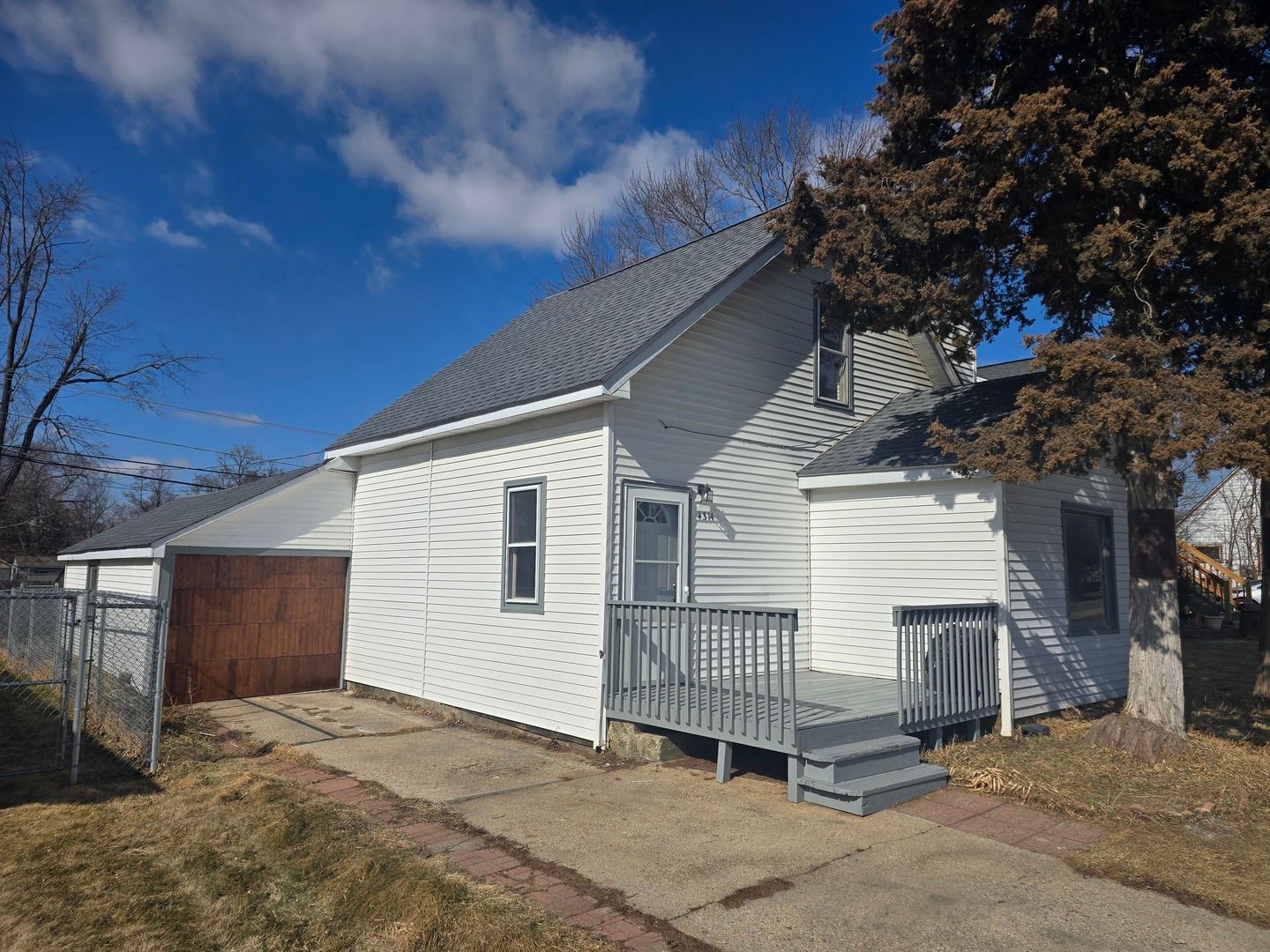 4311 E Wonder Lake Road — Wonder Lake, IL 60097