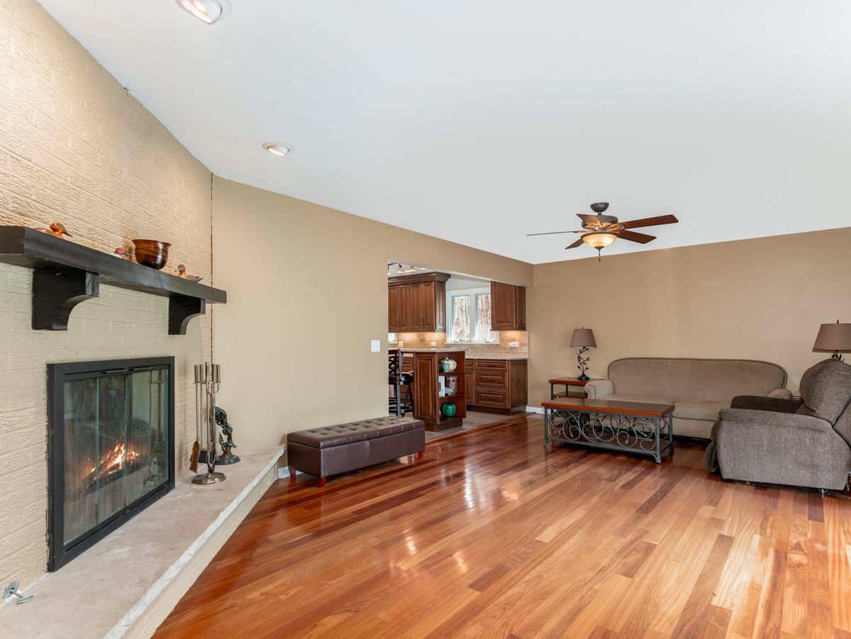 277 Little Stonegate Court, Cary, IL 60013