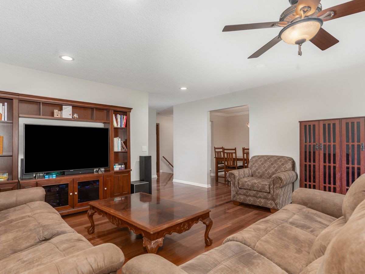 277 Little Stonegate Court, Cary, IL 60013