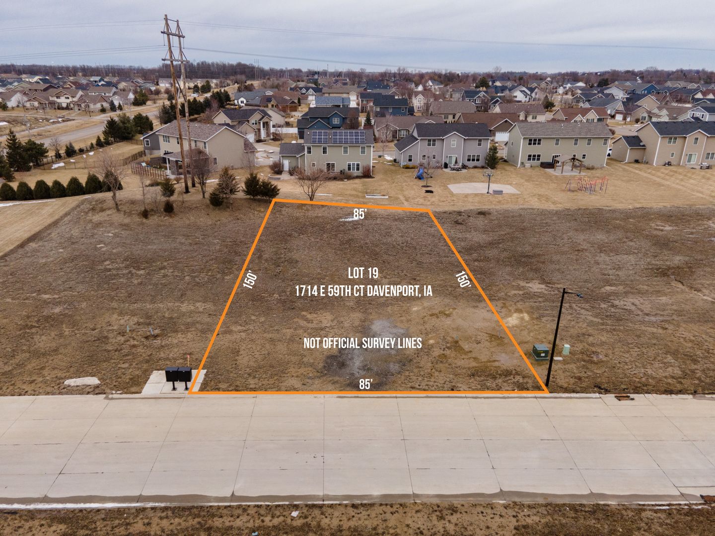1714 E 59TH Court — Davenport, IA 52807