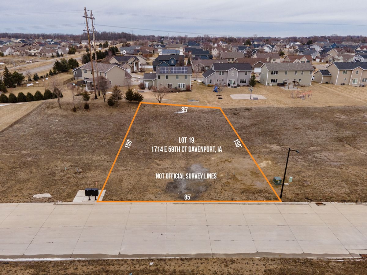 1714 59TH Court, Davenport, IA 52807