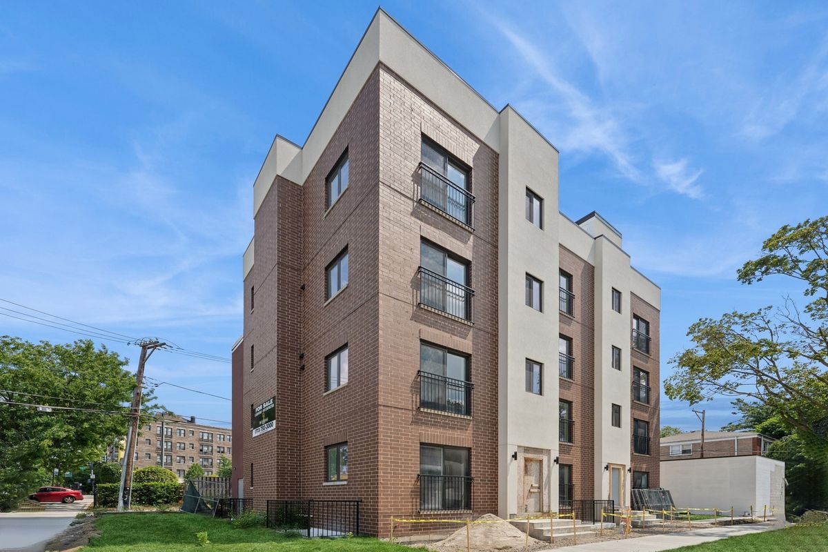 6753 Hermitage Avenue, Chicago, IL 60626