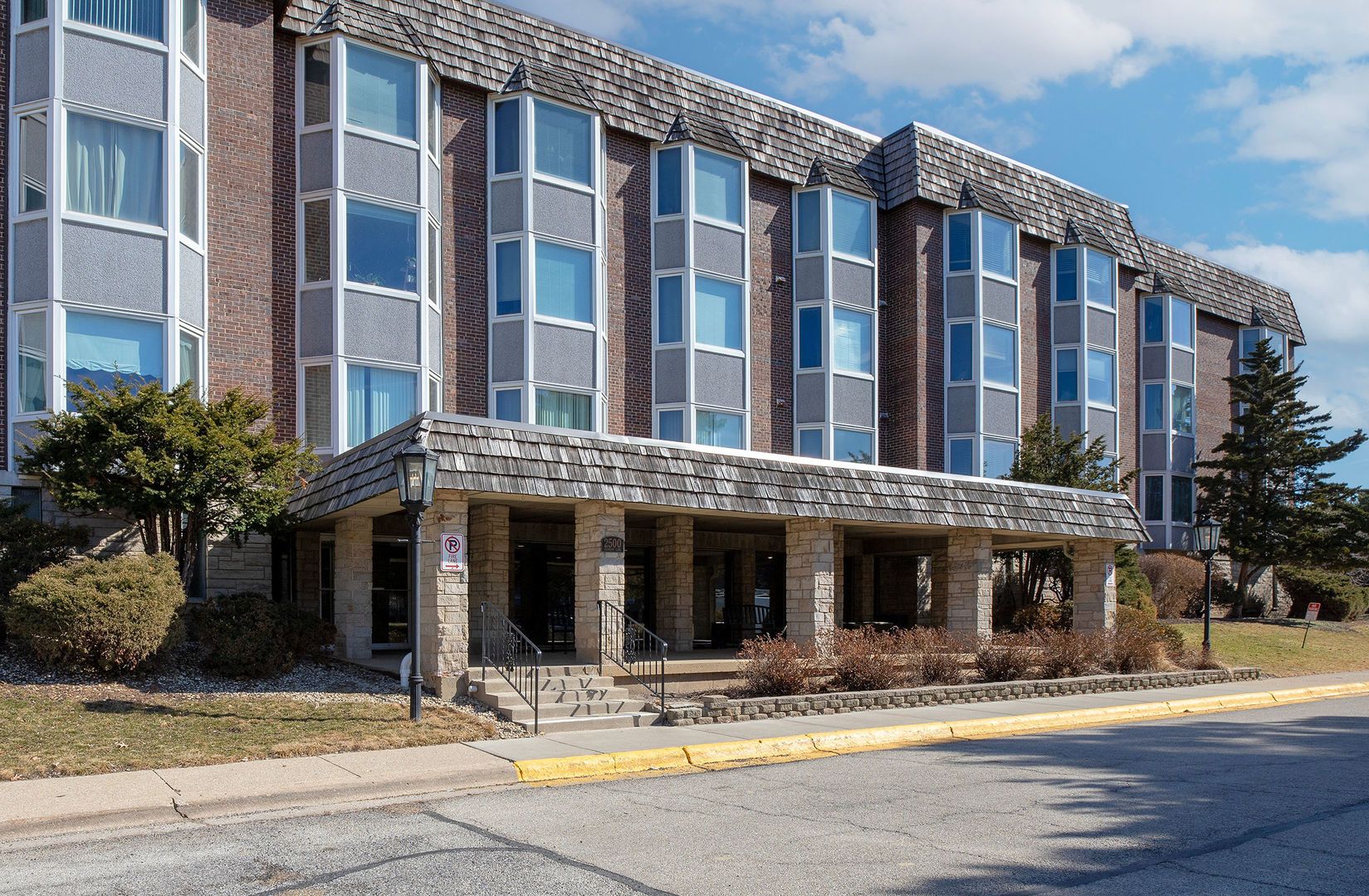 2500 Archbury Lane #1A — Park Ridge, IL 60068