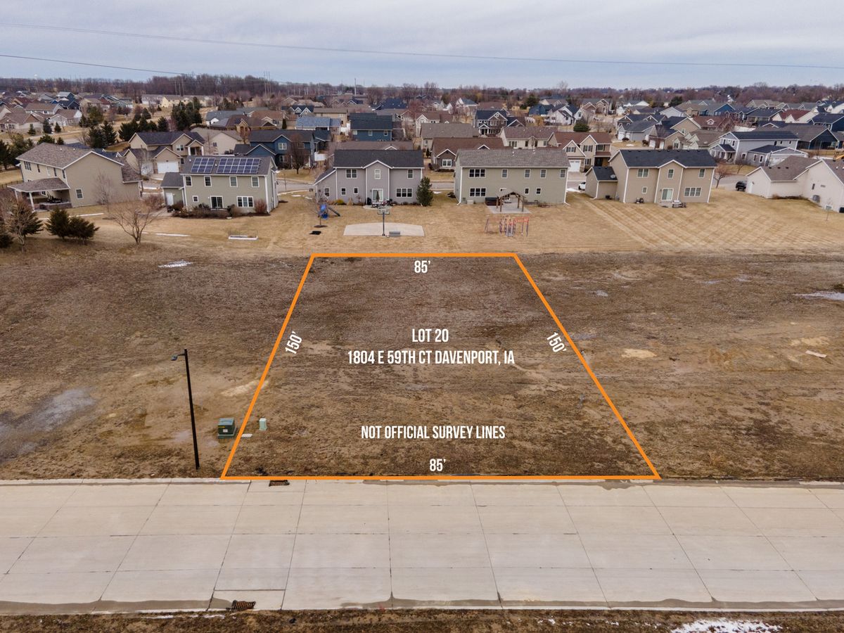 1804 59TH Court, Davenport, IA 52807