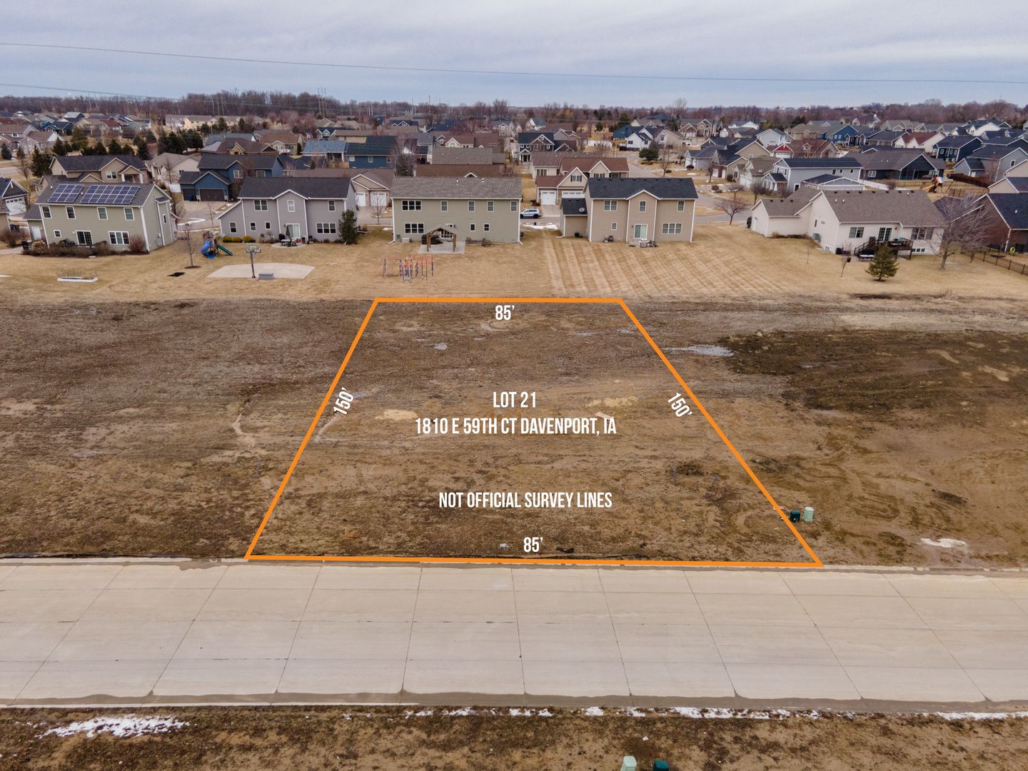 1810 E 59TH Court — Davenport, IA 52807