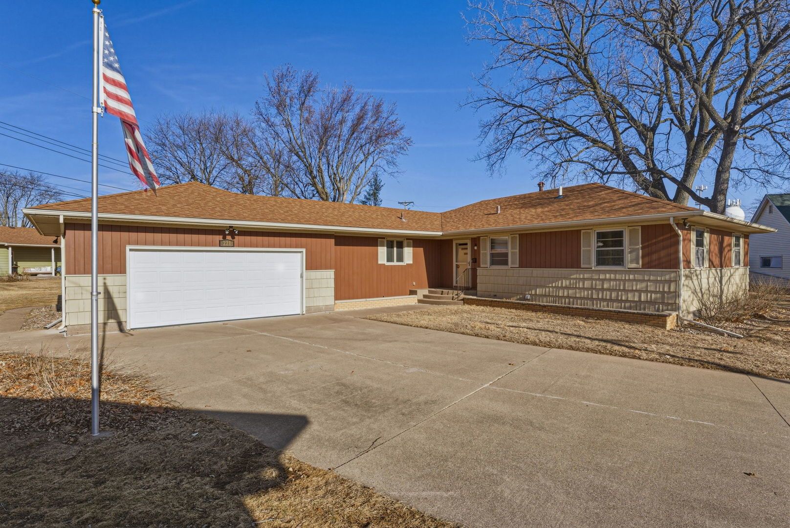 221 Hilltop Court — Milan, IL 61264