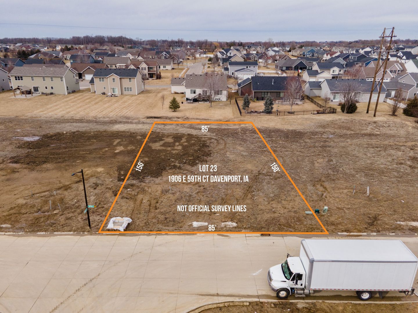 1906 E 59TH Court — Davenport, IA 52807