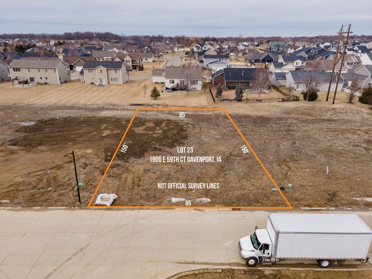 1906 59TH Court, Davenport, IA 52807