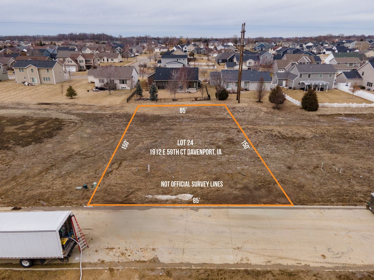 1912 59TH Court, Davenport, IA 52807