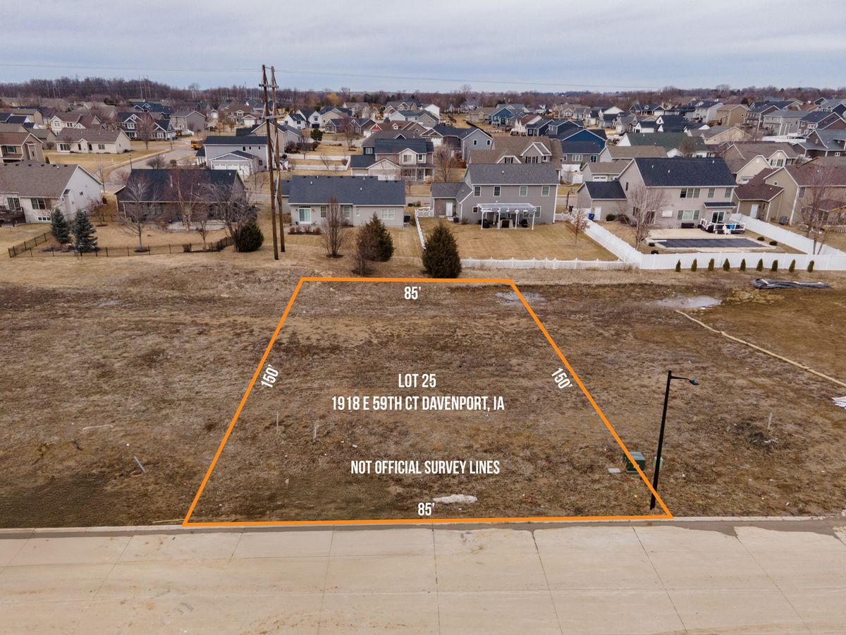 1918 59TH Court, Davenport, IA 52807