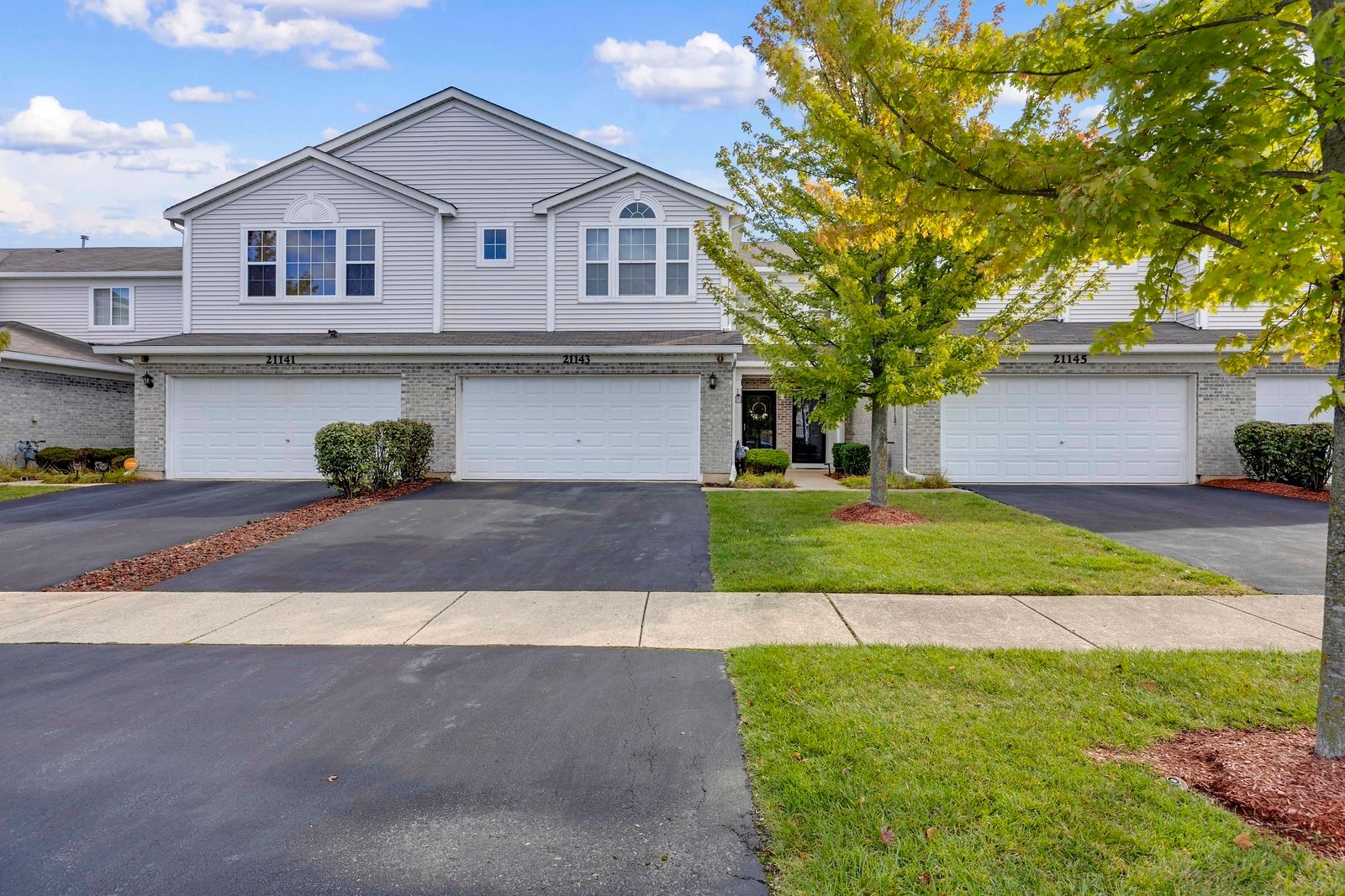 21143 Gray Hawk Drive — Matteson, IL 60443