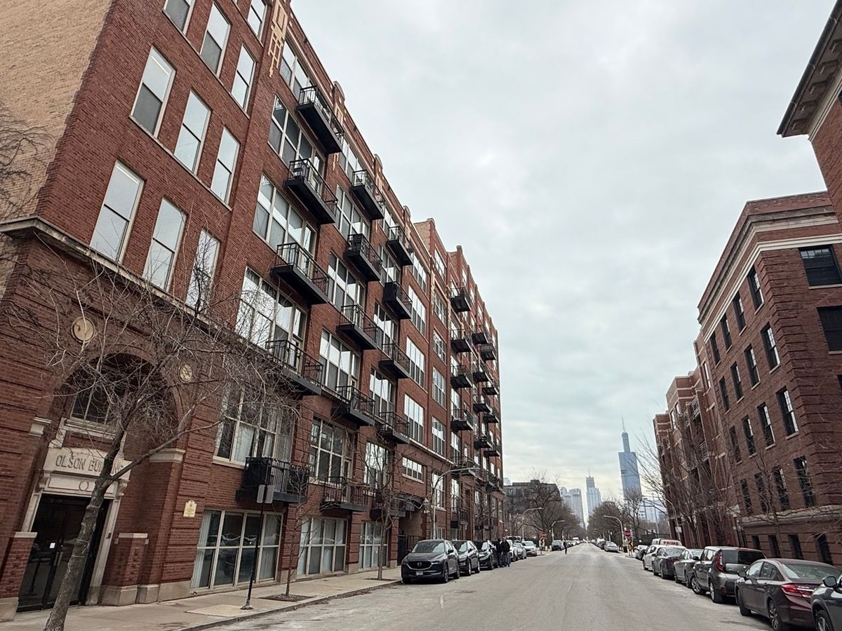 1500 Monroe Street, Chicago, IL 60607