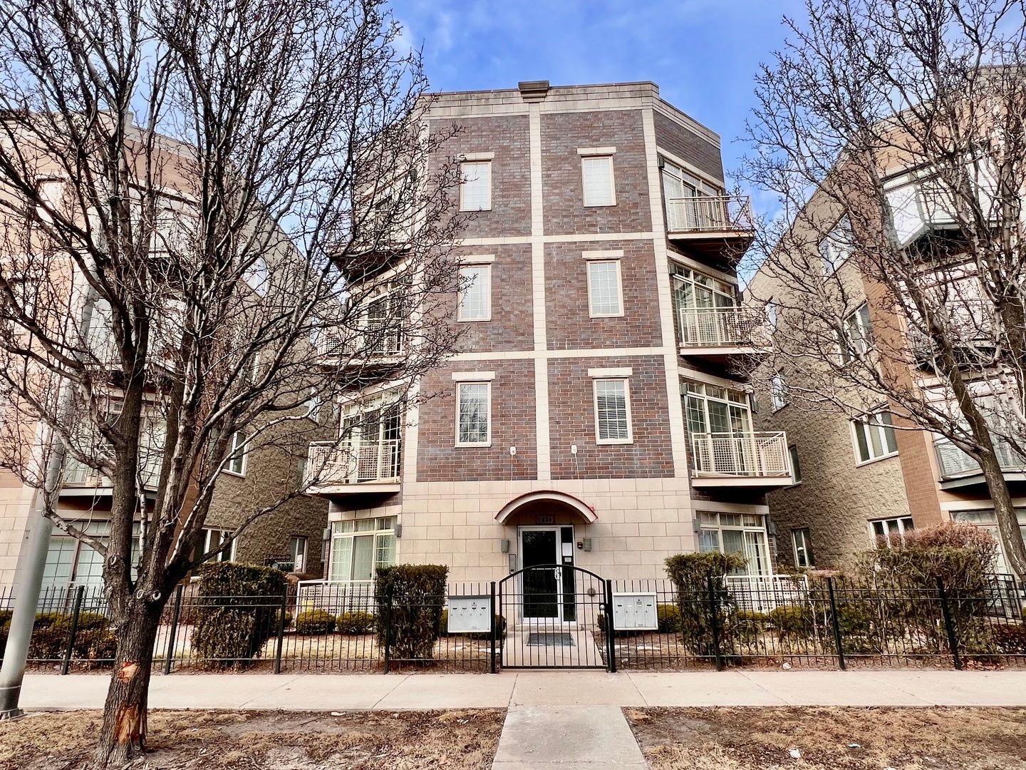 7934 W GRAND Avenue #2W — Elmwood Park, IL 60707