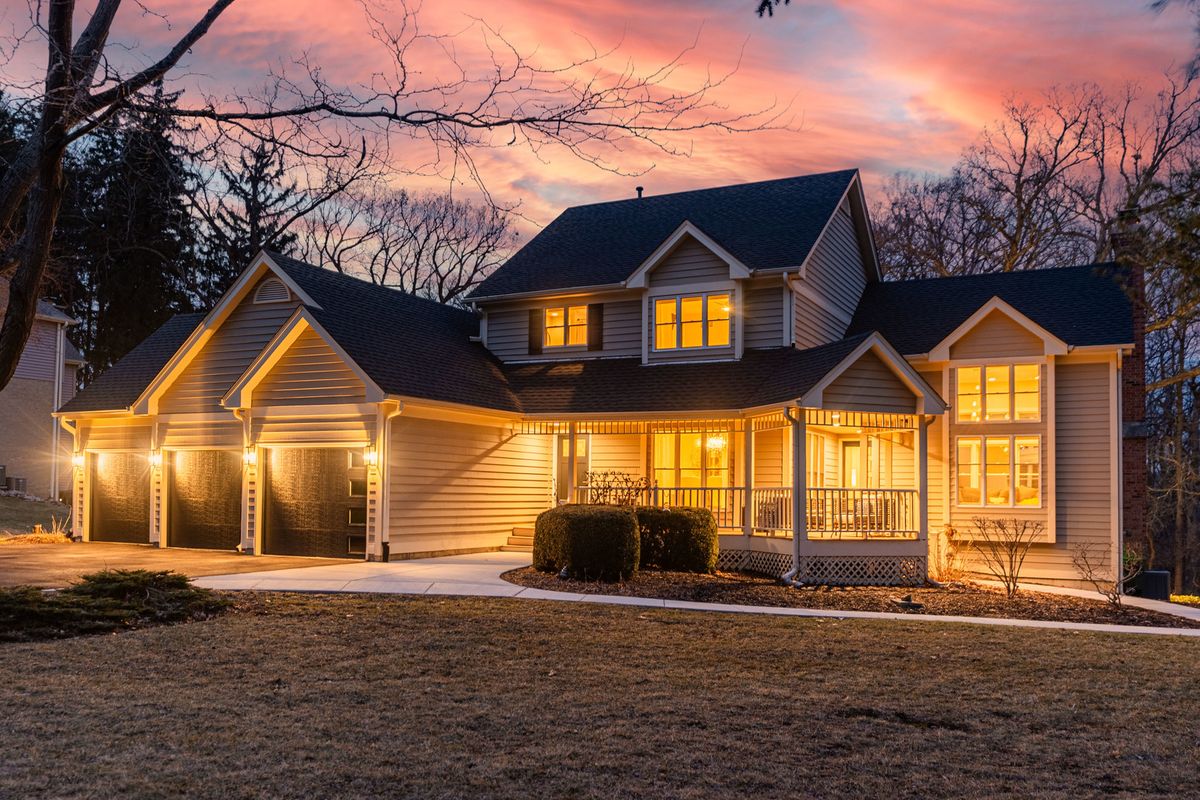 41W716 Hunters Hill Drive, St. Charles, IL 60175