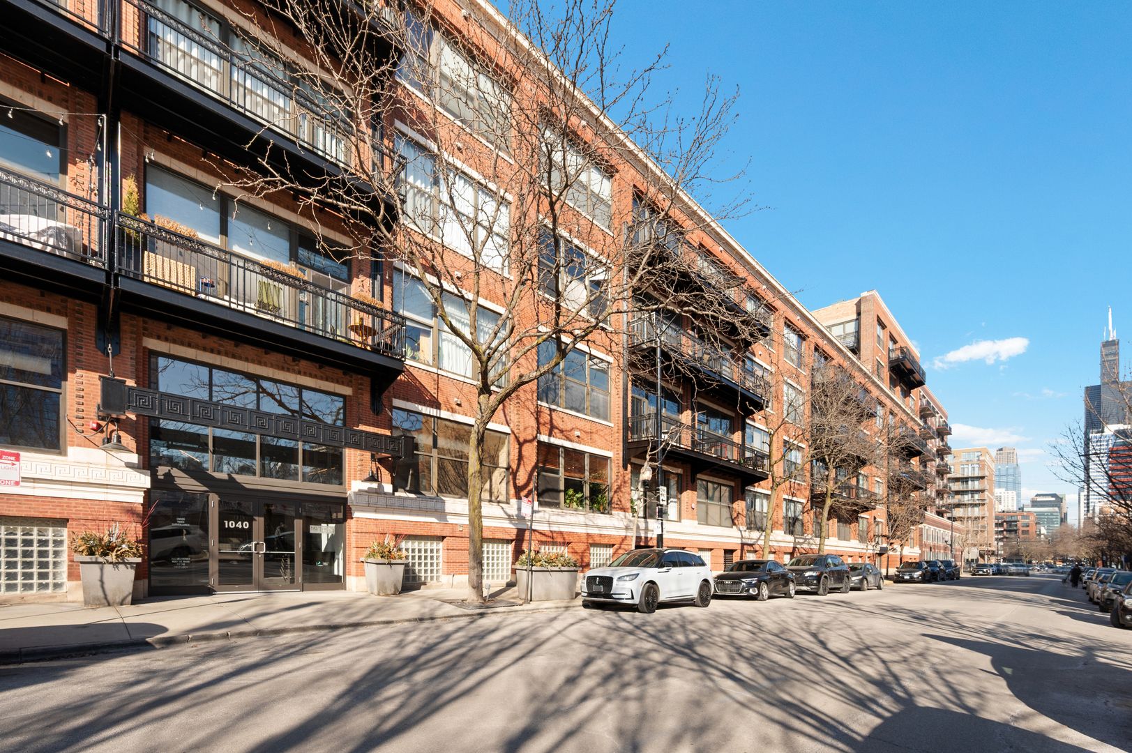 1040 W Adams Street #347 — Chicago, IL 60607