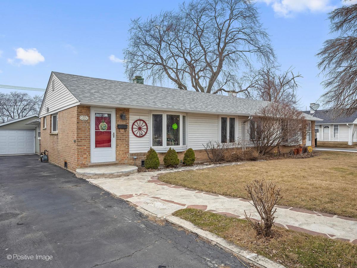 8854 Pulaski Road, Hometown, IL 60456