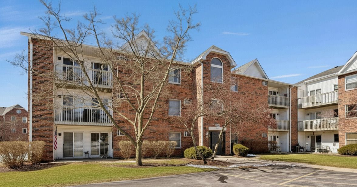1351 Cunat Court #2D — Lake In The Hills, IL 60156