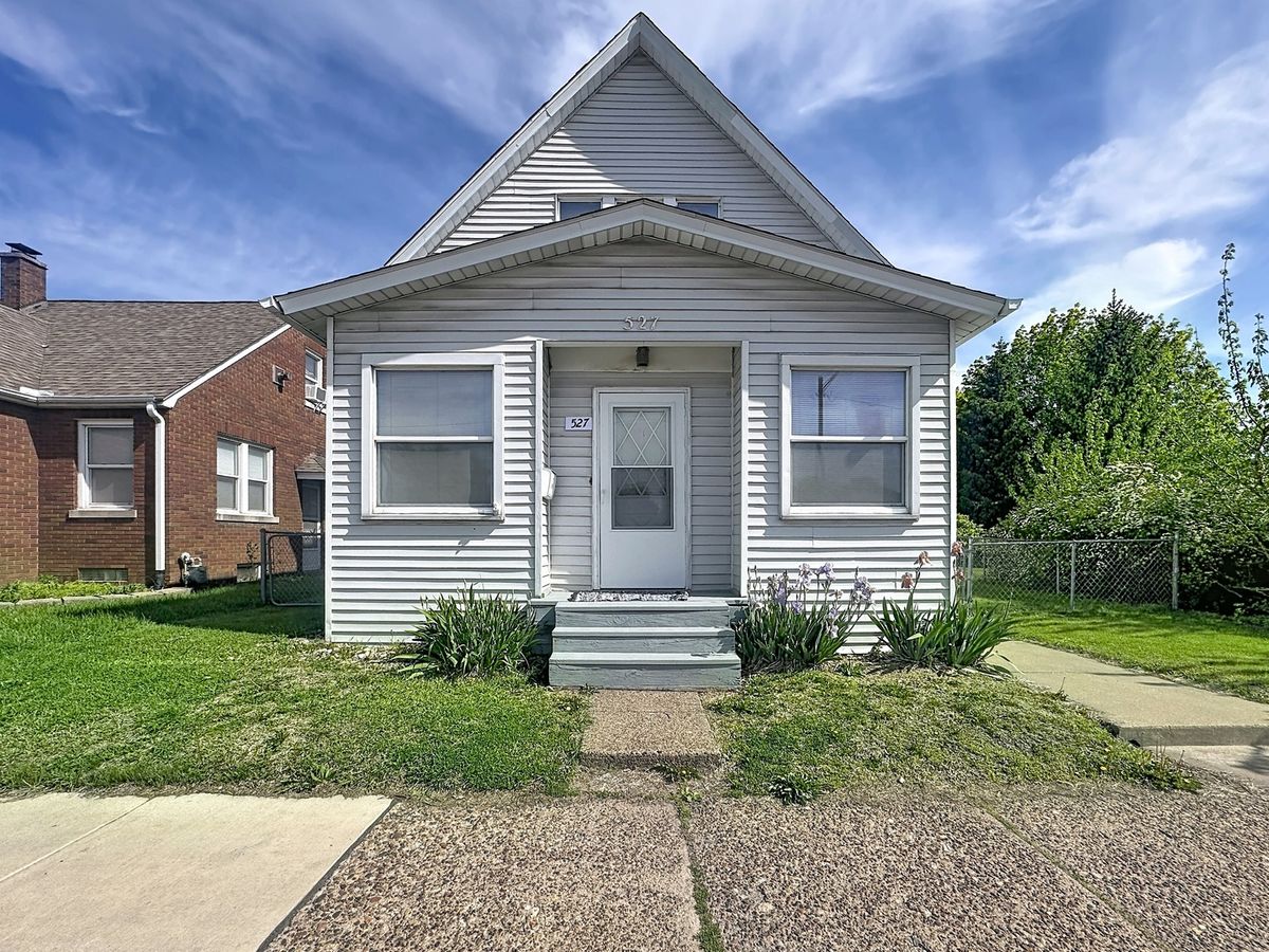 527 19th Avenue, Moline, IL 61265