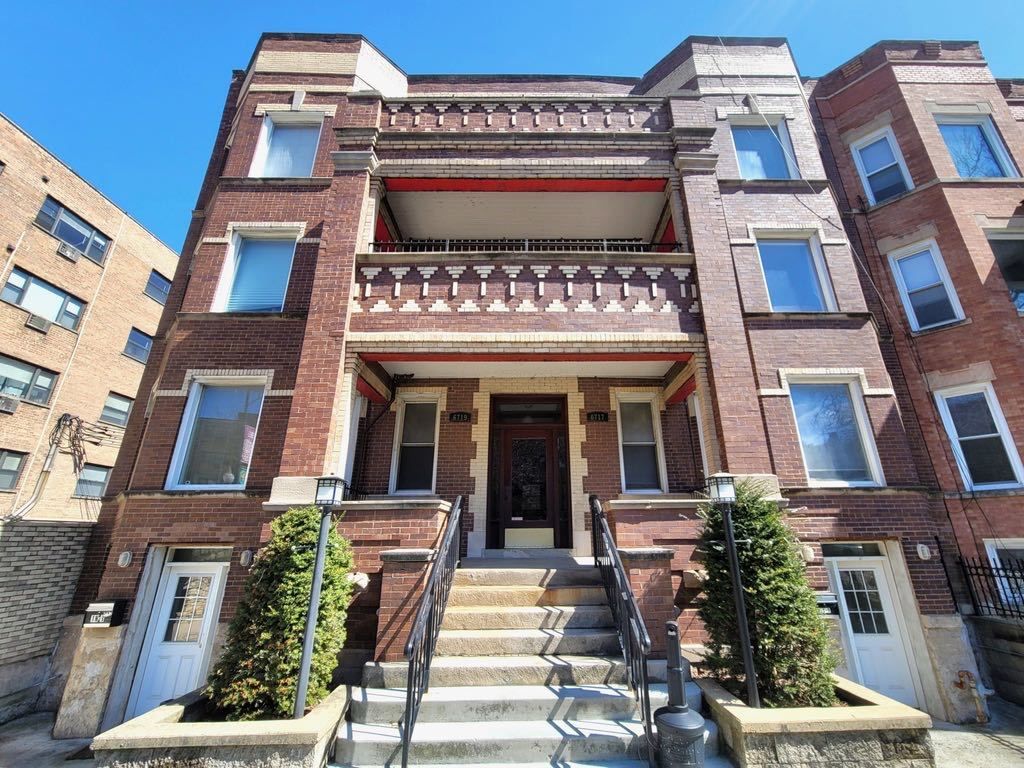 6717 N SHERIDAN Road #1SB — Chicago, IL 60626