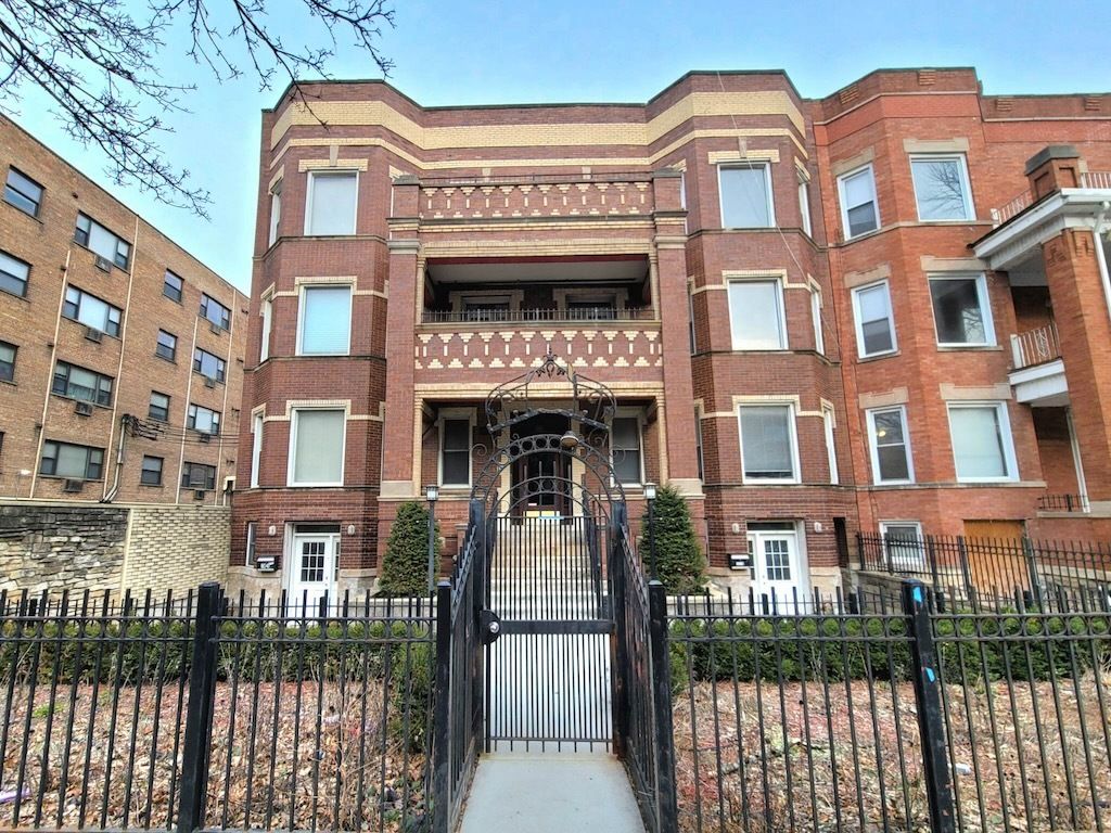 6717 N SHERIDAN Road #2S — Chicago, IL 60626
