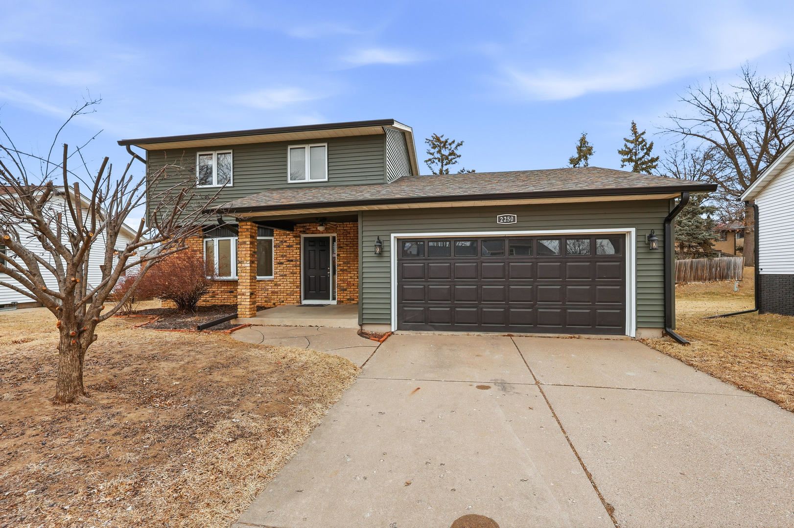 2250 W Columbia Avenue — Davenport, IA 52804