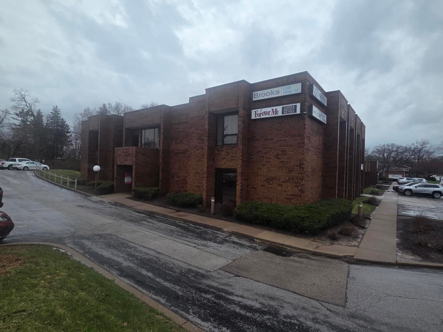 3425 E Locust Street #202 — Davenport, IA 52807