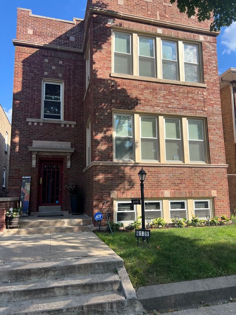 8139 Peoria Street — Chicago, IL 60620