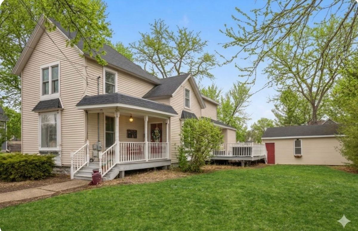 121 Walkup Avenue, Crystal Lake, IL 60014