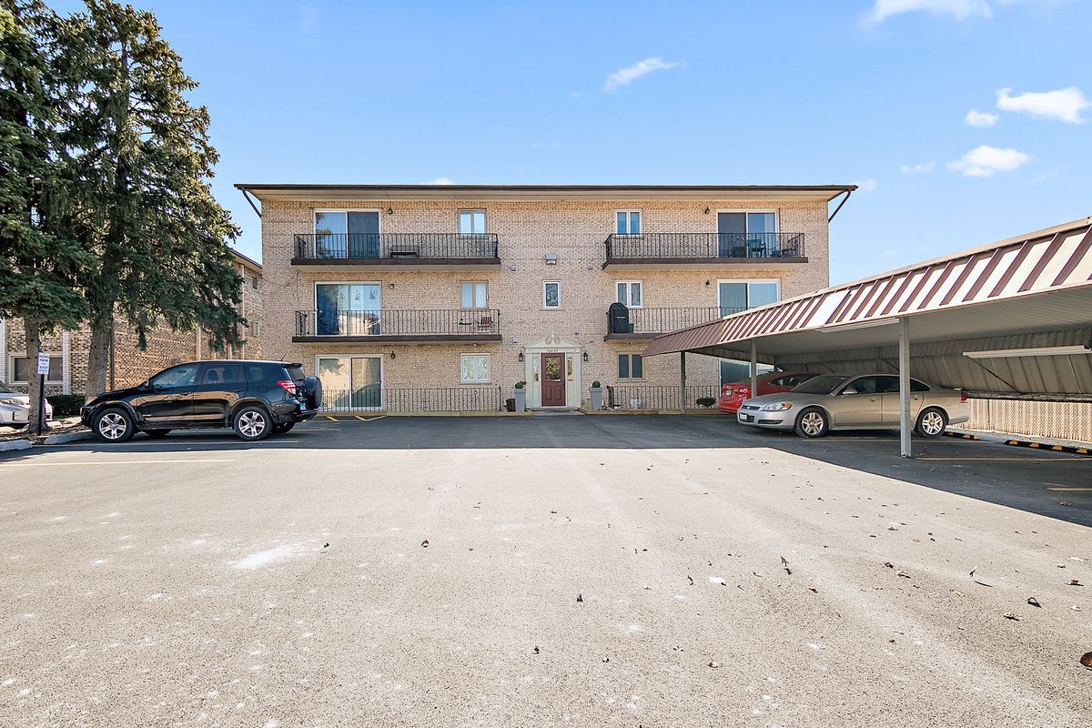 10609 Southwest Highway, Worth, IL 60482