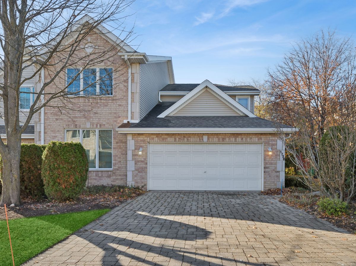 1738 Park Ridge Point, Park Ridge, IL 60068