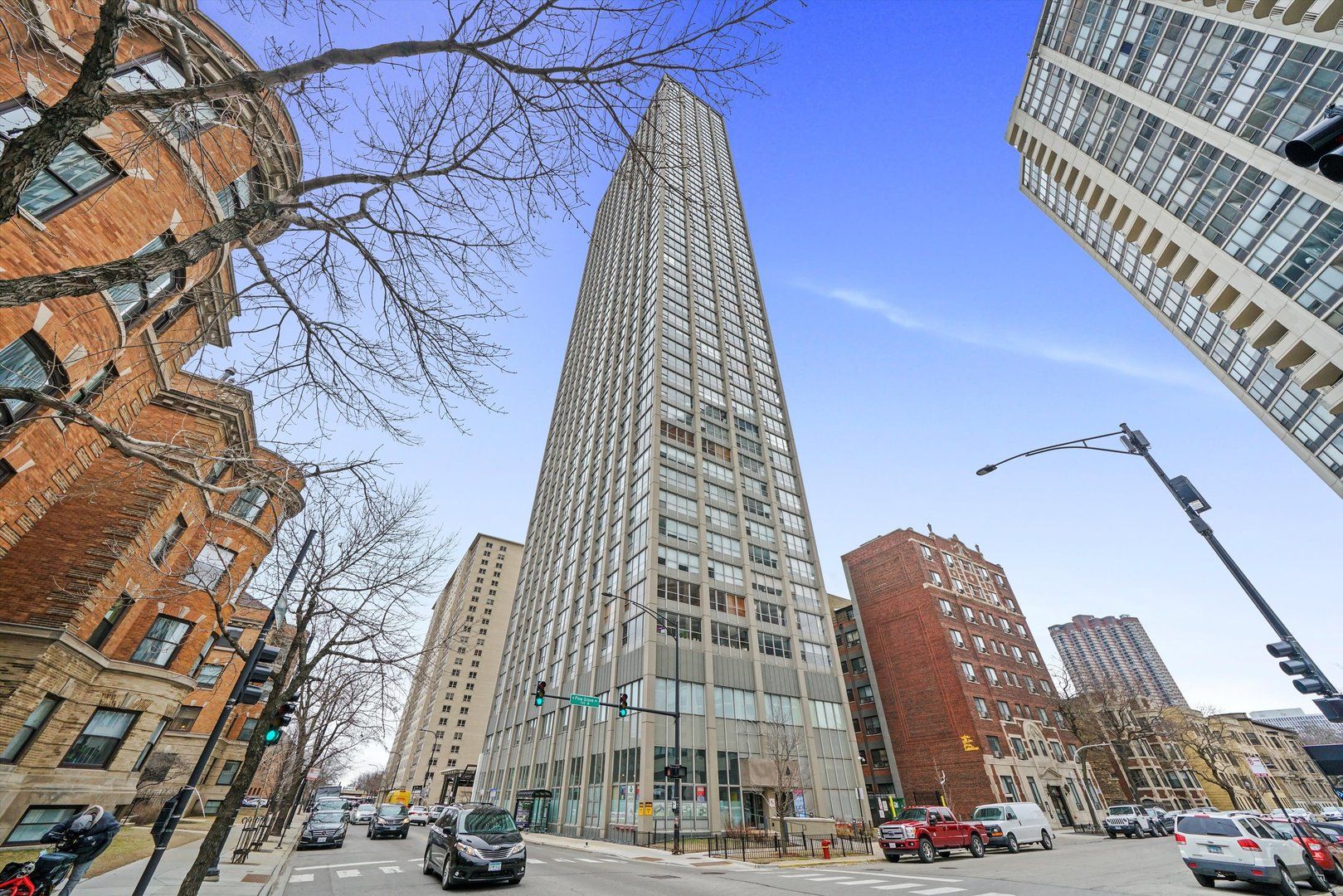 655 W Irving Park Road #4312 — Chicago, IL 60613